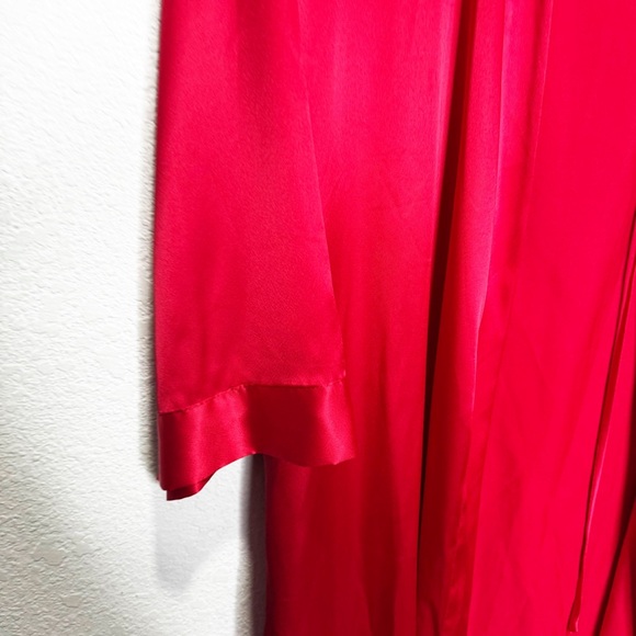 Vintage Y2K Victoria’s Secret Liquid Satin Red Robe M/L - Picture 7 of 9